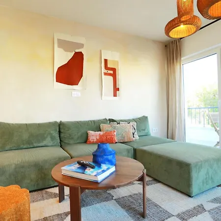 Octopus House 1 Bedroom *