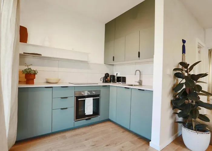 Octopus House 1 Bedroom Apartment *