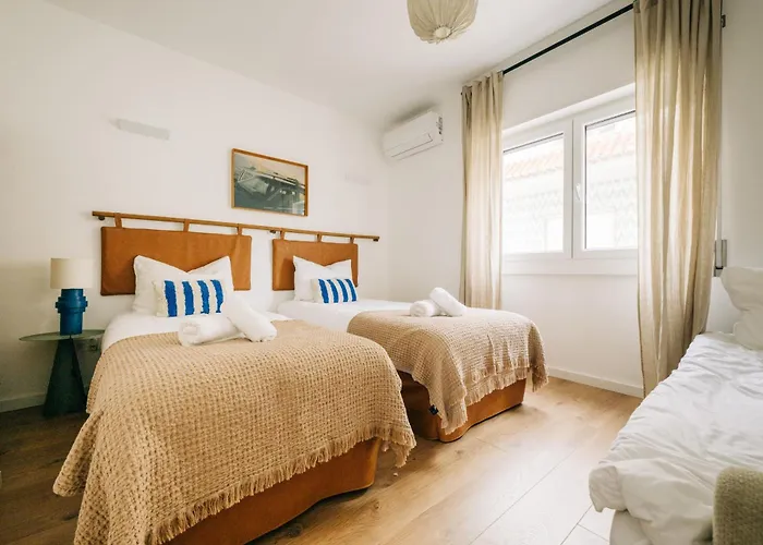 Octopus House 1 Bedroom Appartamento Costa da Caparica